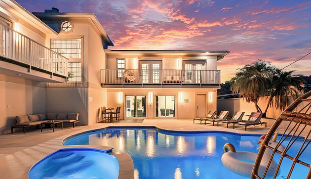 Spacious 6BR Villa w/Heated Pool in Pompano Beach