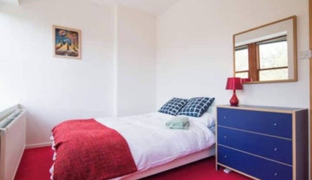 Spacious 7 Bed House Sleeps 6 - Perfect Retreat