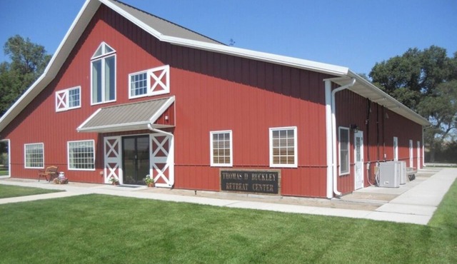 Spacious 7‑Bedroom, 60‑Bed Lodge — Secluded Retreat in Scenic Western Nebraska