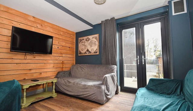 Spacious 7 Bedroom Budget Apartment in Headingley