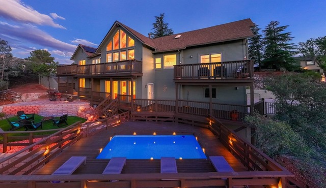 Spacious 7-bedroom House in Breathtaking Cottonwood with 11 Beds and amenities.