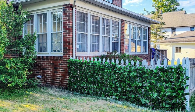 Spacious 7-bedroom house across from University and close to Downtown Lock Haven