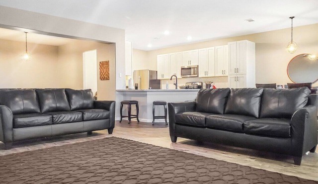Spacious 7 bedroom home. Family-friendly location.