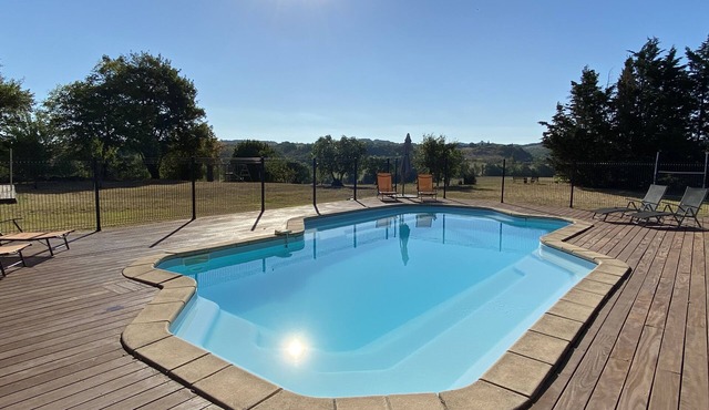 Spacious 7 bedroom house with two acres of gardens, outdoor pool and games room