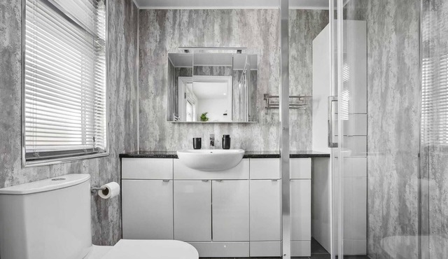 Spacious 7-bedroom townhome in beautiful Birmingham