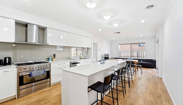 Spacious 7BR Home in Clyde - Ideal for Groups