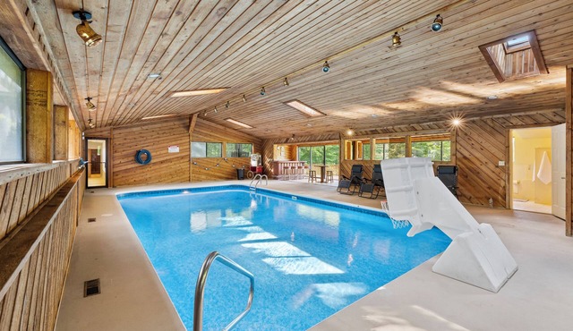 Spacious 7BR Villa on 14 Acres w/Indoor Pool