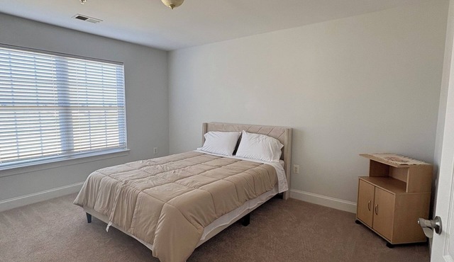 Spacious 8-bedroom house for both small and large groups in Brandywine