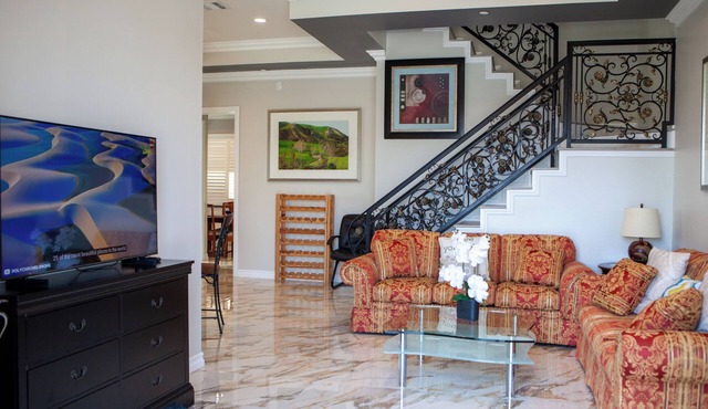 Spacious 8-bedroom house Near Disney and Knott's