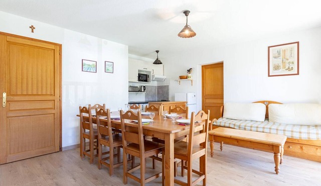 Spacious 8-Person Apartment in Peyragudes with Parking