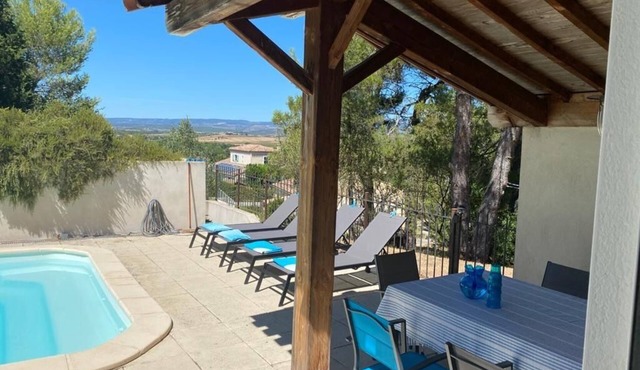 Spacious 8-person villa with private pool and fantastic views!