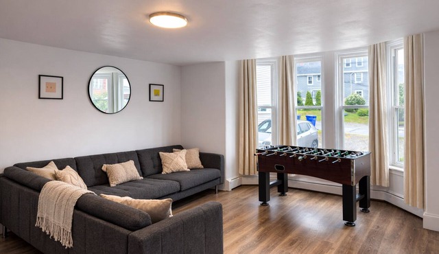 Spacious 8BR Home w/Foosball & Parking
