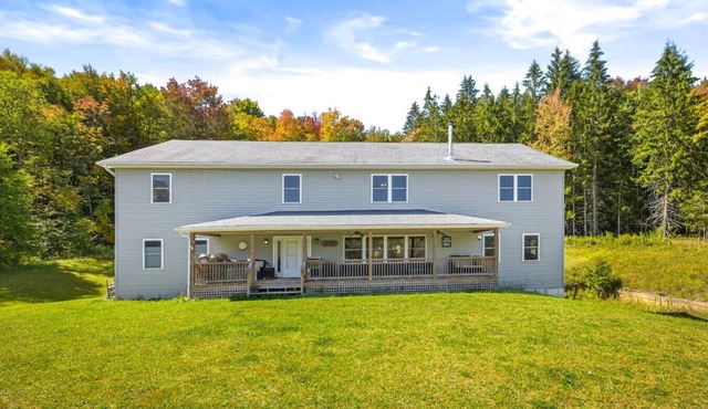 Spacious 9BR Catskills Retreat Views + Game Room