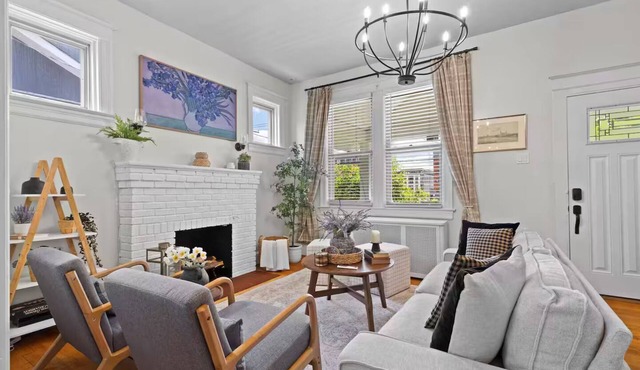 Spacious 9BR Takoma DC Retreat