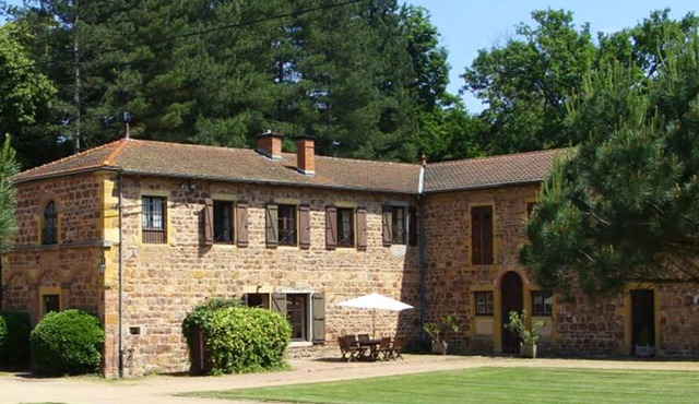 Spacious accommodation with leisure activities and outdoor space