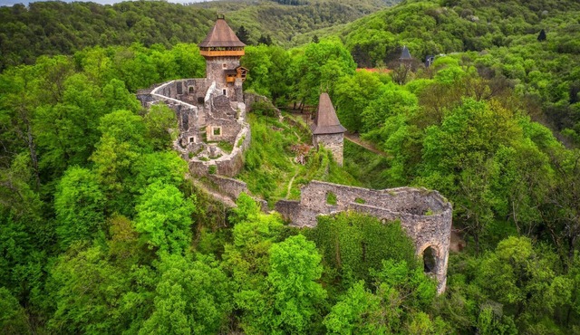 Spacious accommodations in East Moline !!