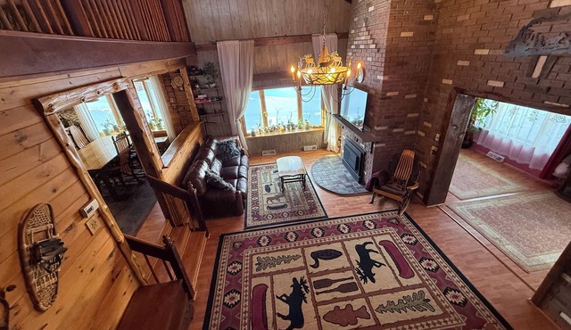 Spacious Adirondack House in Otter Lake