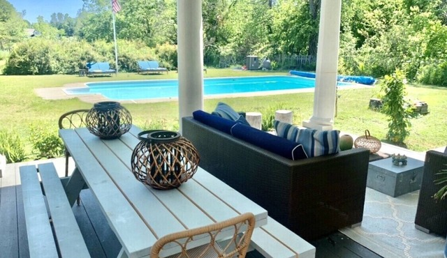 Spacious Adirondacks Retreat 6BR, Heated Pool. Lake Champlain