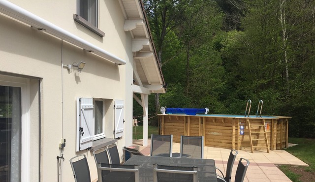 Spacious air-conditioned gite with swimming pool up to 9 people + 1 BB