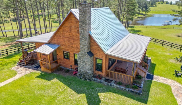 Spacious Alabama Retreat - Deck, Grill & Fire Pit!