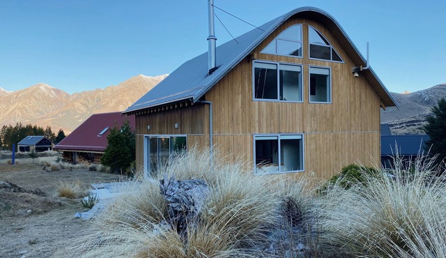 Spacious All-Day Sun!