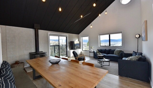 Spacious Alpine Escape with mountain & lake views