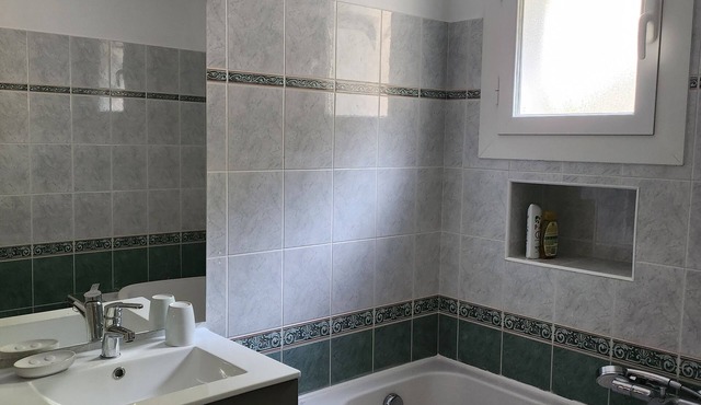 Spacious and charming villa nestled in the maquis, 5 minutes' walk from the beach