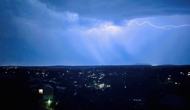 Spacious and Airy Apartment with a Fantastic View AC, WiFi in Lovely Eatons Hill