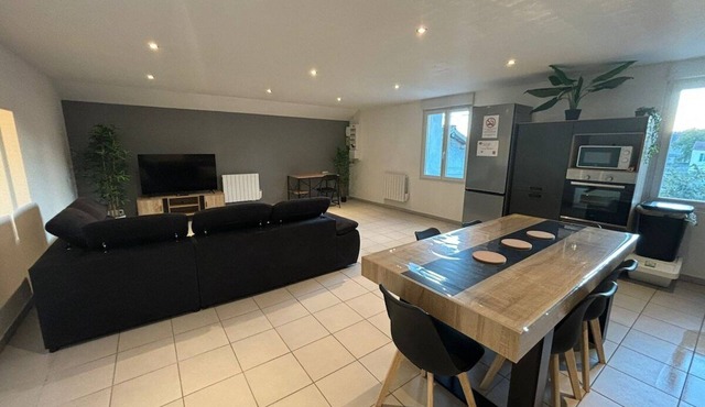 Spacious and bright duplex in the heart of Pont d'Ain