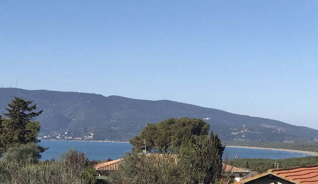 Spacious and Bright Penthouse Apartment with Sea View Terrace in Ansedonia