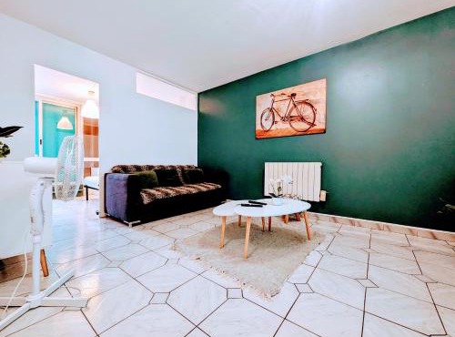 Spacious and comfortable apart with terrace in downtown