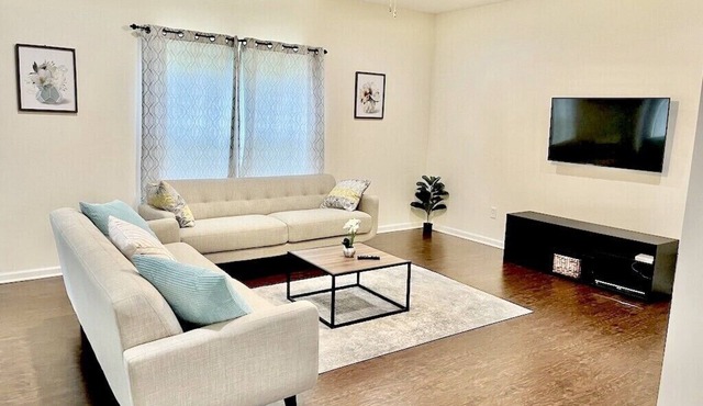 Spacious and clean home with 5 Bedrooms and 2 1/2 baths in a safe neighborhood