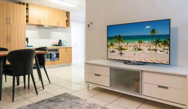 Spacious and conveniently located granny flat