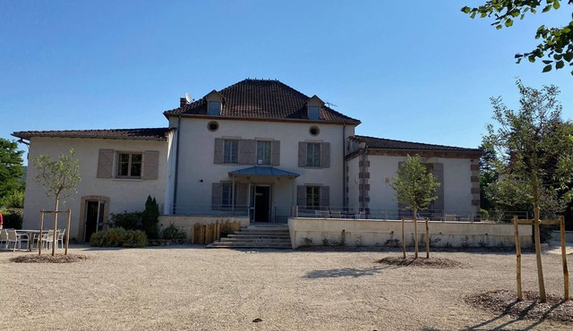 Spacious and comfortable lodging in Feneyrols near the Aveyron