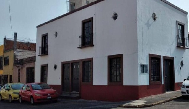 Spacious and comfortable Suite in the center of the city.