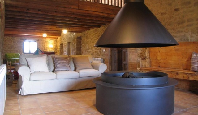 Spacious and comfortable house with private pool. Porch with barbecue. Wifi