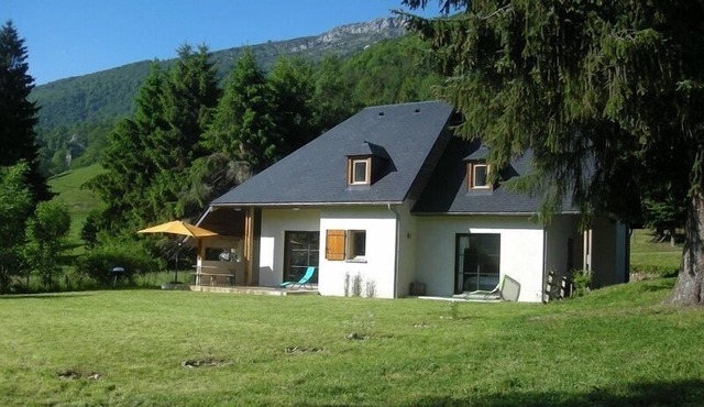 Spacious and comfortable mountain chalet, 4 *, near Payolle, Pic du midi