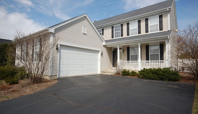 Spacious and comfortable 5 bedroom, 2 1/2 bath two miles from down town Geneva