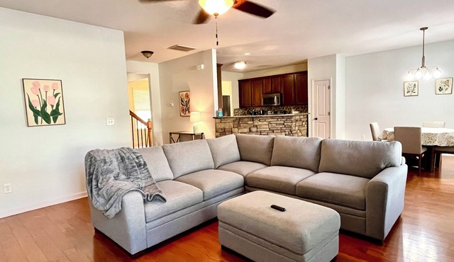 Spacious and comfortable 4-bed/3bath house in charming Newnan GA