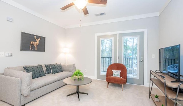 Spacious and Comfy 1BR Gym and Balcony