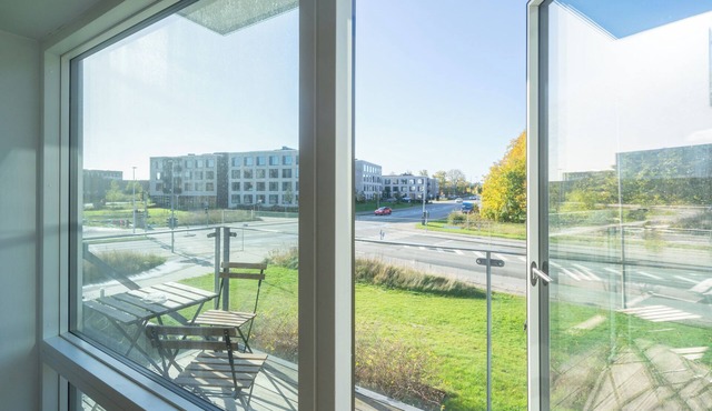 Spacious and cool 2-bed by the harbour