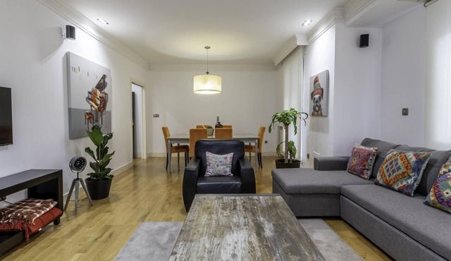 Spacious and cosy in a central neighbourhood, Indautxu.