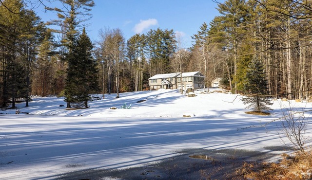 Spacious and Cozy Adirondack Home Just Minutes to Lake George and Gore Mountain