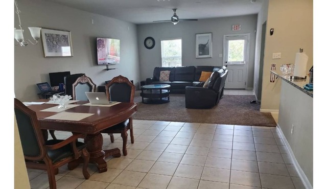 Spacious and elegant 4-Bedroom; Near Sea World.