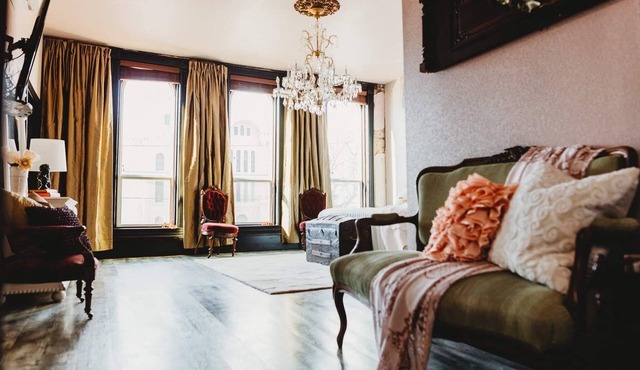 Spacious and Elegant Condo in Downtown Hillsboro