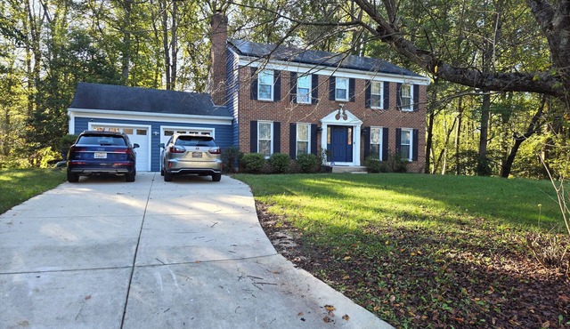 Spacious and Family Friendly 6-bedrooms house in delightful Silver Spring.