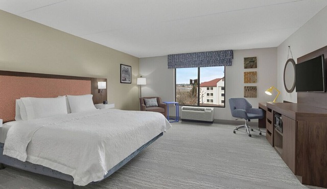 Spacious and Fantastic Room! With Free Breakfast