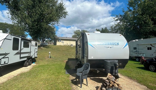 Spacious and full stocked RV on the Mississippi River