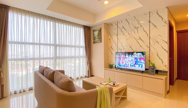 Spacious And Homey 2Br Apartment With Private Lift At The Kencana Residence