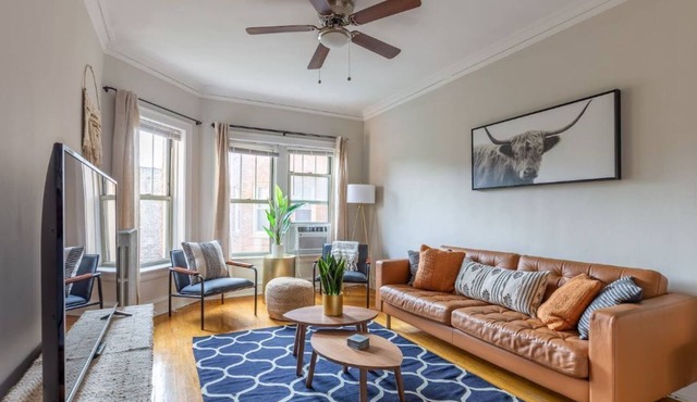 Spacious and Inviting 2BR in Lovely Lincoln Square
